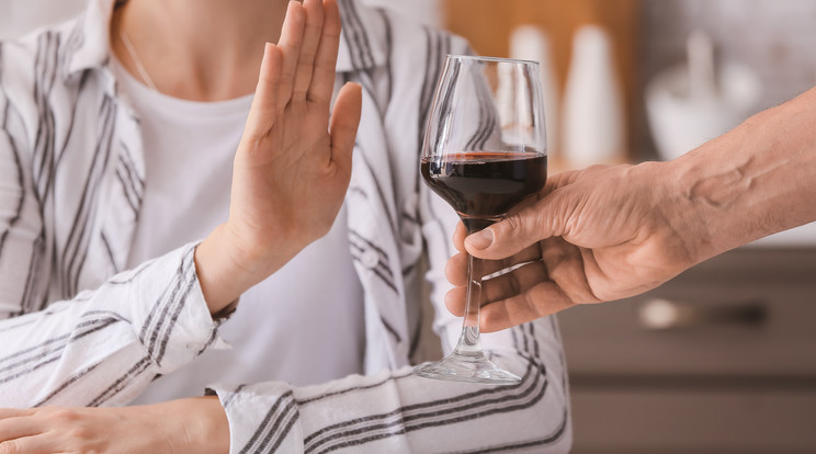 Napi egy pohár alkoholnál érdemes megállni, mert ha annál többet iszunk, káros lehet a szervezetre Fotó: Shutterstock