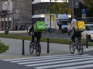 Gdy Glovo nawiązało porozumienie z Biedronką i Carrefourem, okazało się, że błyskawiczne zakupy można zrobić, nie ruszając się z sofy. I to w niedzielę