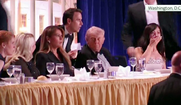 Novinarka sa Melanijom i Donaldom Trampom