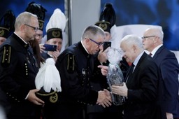 Prezes PiS: To nie jest moment na wielką podwyżkę dla nauczycieli