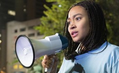 'Nienawiść, którą dajesz'. Film, na który masowo powinny ruszyć polskie szkoły [RECENZJA]