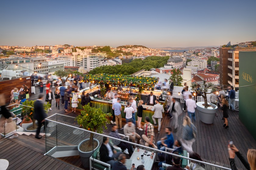 Le skybar de l’hôtel Tivoli Avenida Liberdade offre une vue superbe sur la capitale portugaise. 