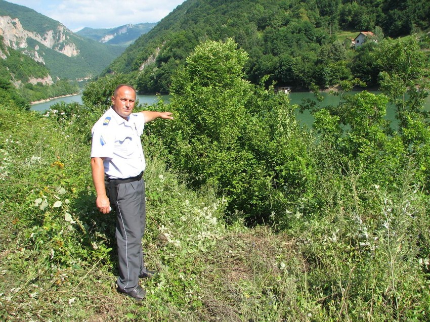 Mesto gde je automobil sleteo sa litice