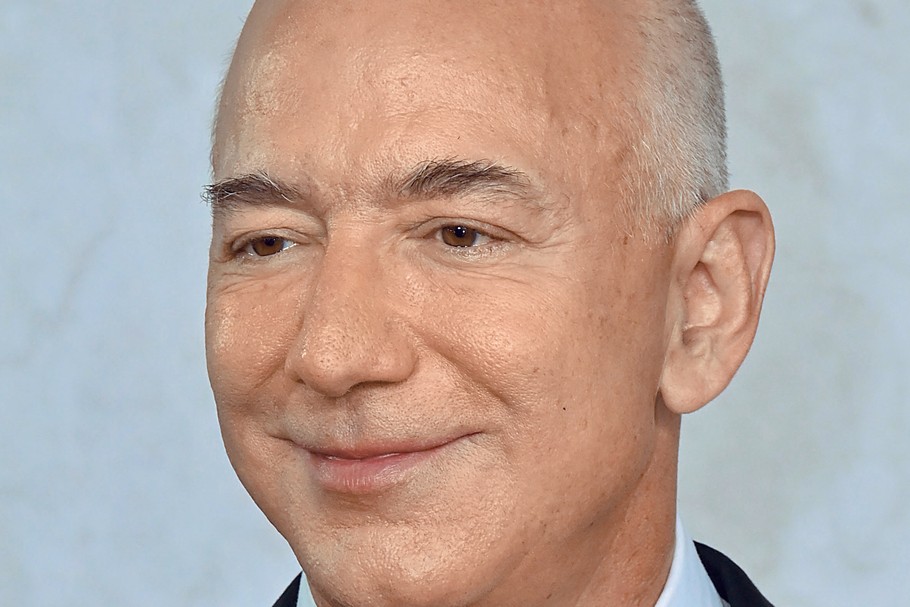 Jeff Bezos, szukając dywersyfikacji biznesu Amazona, zainteresował się nieruchomościami.