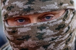 "Rosjanie idą dosłownie po trupach, nie zbierają ciał, są rzucani na rzeź..."