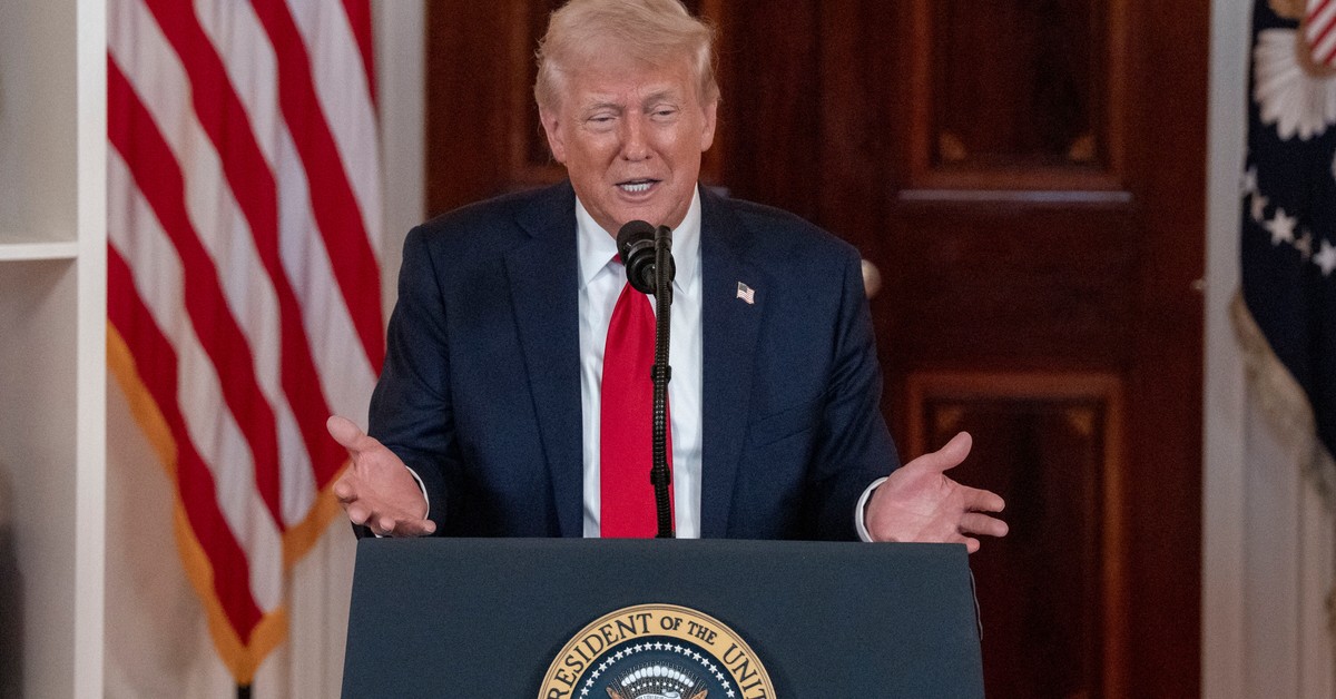 Президент Трамп нападает на государственные СМИ. Указ о приостановлении финансирования