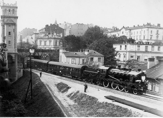 2 września 1933 r., otwarcie kolejowej linii średnicowej w Warszawie. Źródło: NAC - Narodowe Archiwum Cyfrowe www.nac.gov.pl/ 