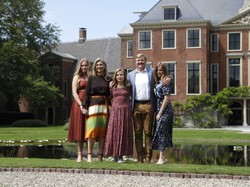 Lepiej niż Windsorowie? Holenderska rodzina królewska w corocznej letniej sesji zdjęciowej. Idealni! FOTO