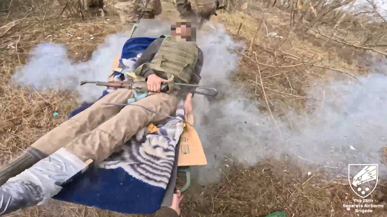 ewakuacja rannego z Pokrowska