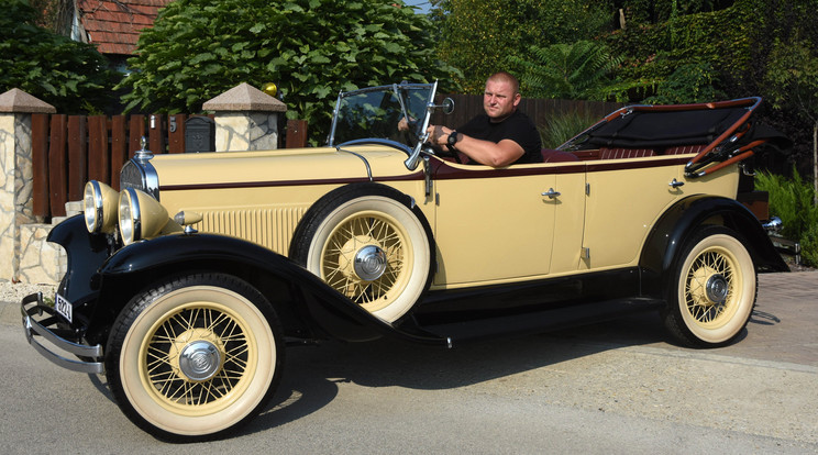 Gyönyörű old-timer autó / Fotó: MTI-Mészáros János