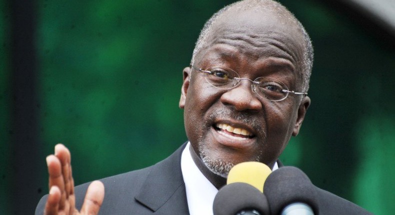 Tanzania's President John Pombe Magufuli addresses members of the ruling Chama Cha Mapinduzi Party (CCM) at the party's sub-head office on Lumumba road in Dar es Salaam, October 30, 2015. REUTERS/Sadi Said