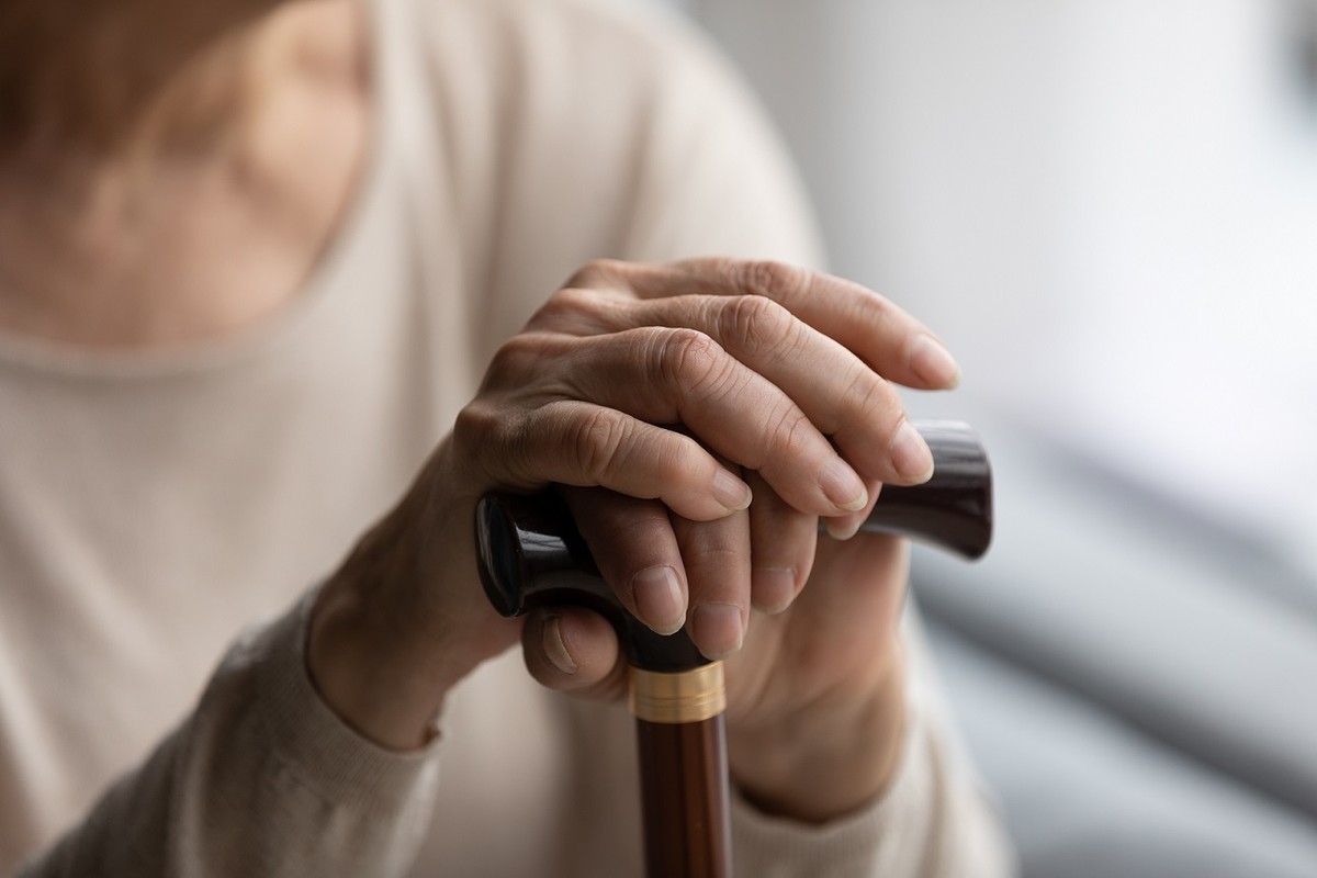 Czy osoba samotna dostanie bon senioralny?