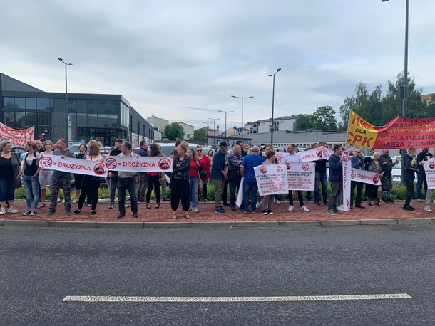 Manifestanci w Sochaczewie