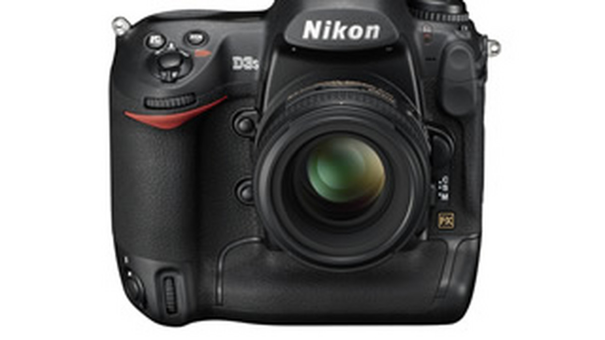 NASA zamówiła 11 aparatów fotograficznych D3S firmy Nikon wraz z siedmioma obiektywami AF-S NIKKOR 14-24 mm, które będa używane przez astronautów do prowadzenia dokumentacji fotograficznej.