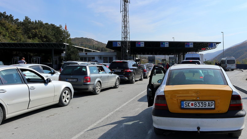 Podróżując z Polski do Macedonii samochodem należy zabrać ze sobą Zieloną Kartę. Na zdjęciu kosowsko-macedońskie przejście graniczne 