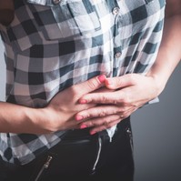 Egy fertőző betegséget is jelezhet a jobb oldali hasi fájdalom és az állandó fáradtság