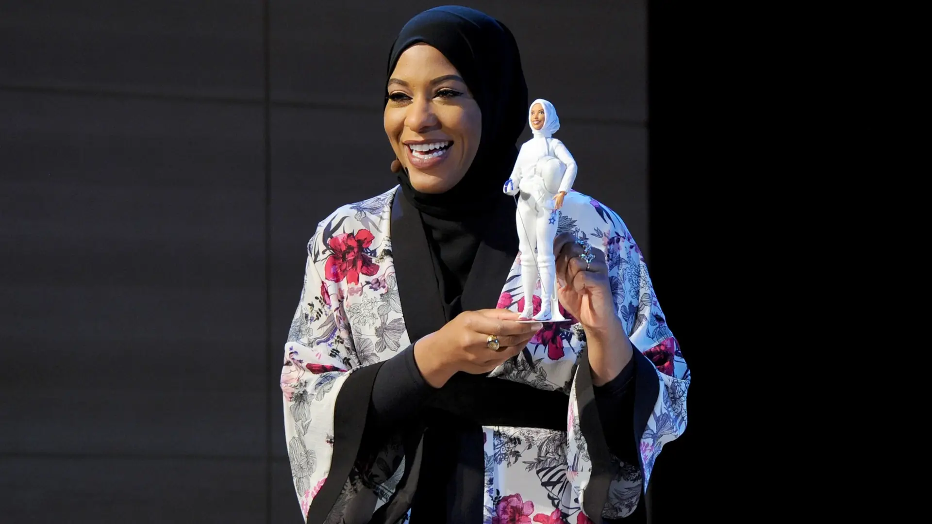 Pierwsza Barbie w hijabie na cześć muzułmańskiej sportsmenki. Tak uczy się tolerancji