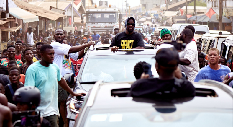 How the people of Berekum welcomed 'Landlord' Sarkodie into their region