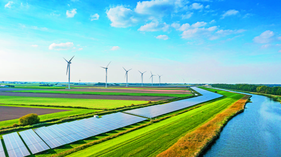 Wg PEP w 2030 r. 50 proc. energii będzie pochodzić z OZE. Polska energetyka do tego czasu ma być wzbogacona o nowe lądowe i morskie farmy wiatrowe.