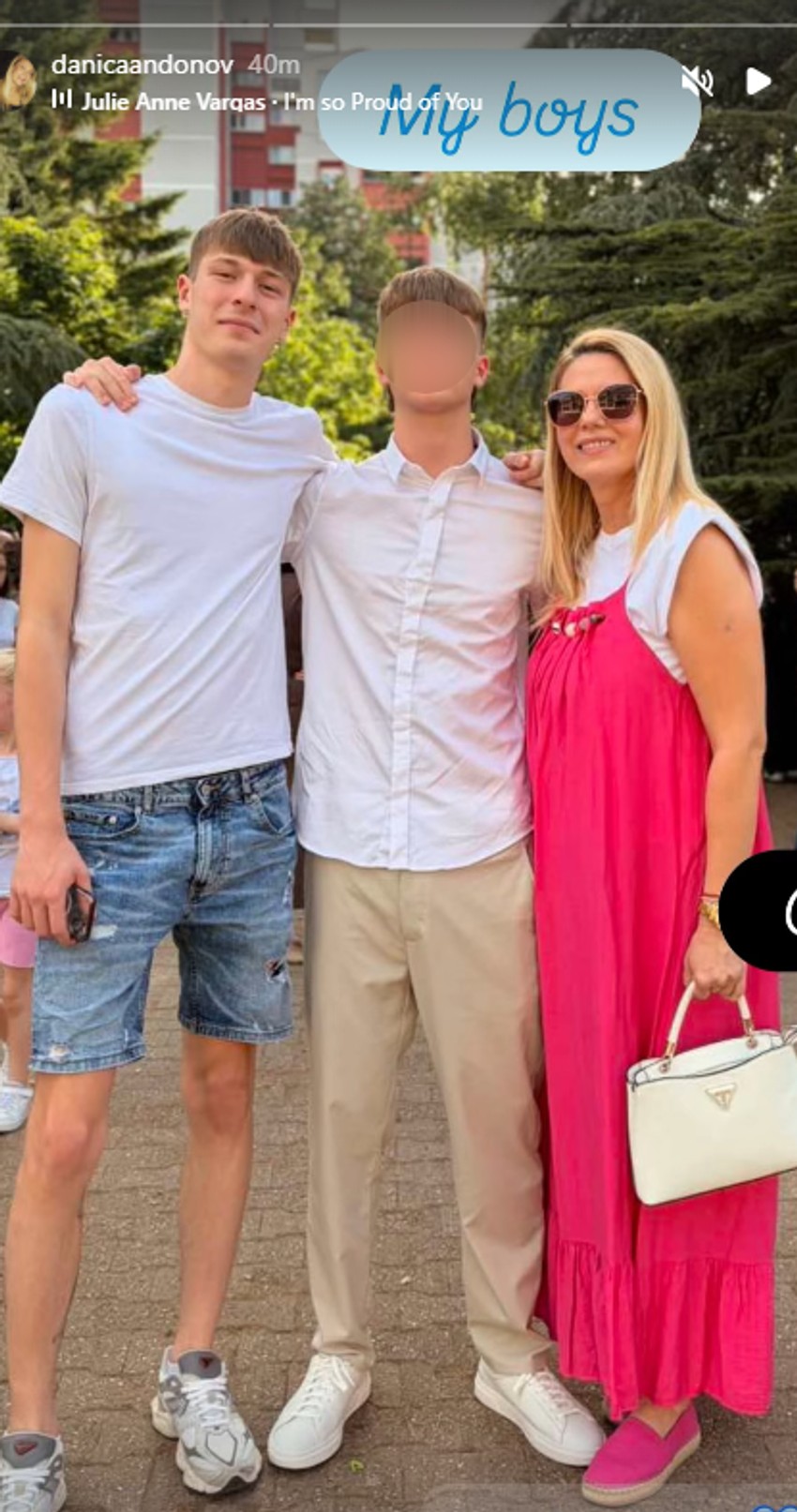 Danica sa sinovima