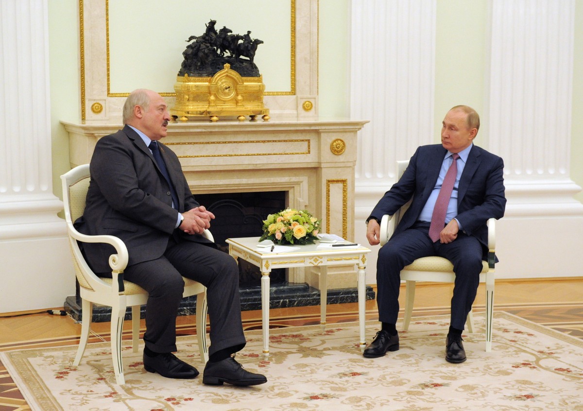 Putin i Łukaszenka obserwują ćwiczenia strategicznych sił jądrowych