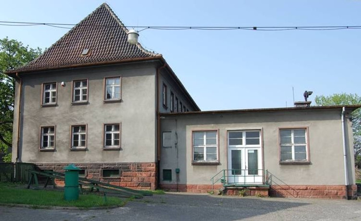 Radiostacja gliwicka - część budynku, przez którą weszli napastnicy (Andrzej Jarczewski CC BY 3.0)