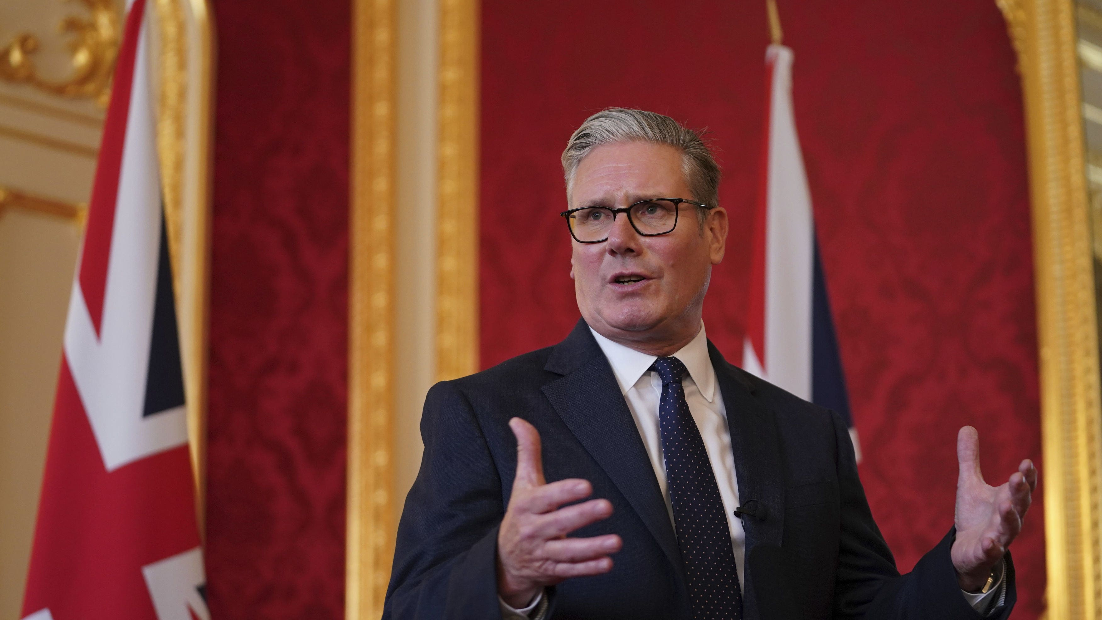 Starmer under fire as court blocks migrant deportation