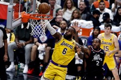 Clippers lepsi od Lakers w derbach Los Angeles. Bucks z najlepszym bilansem