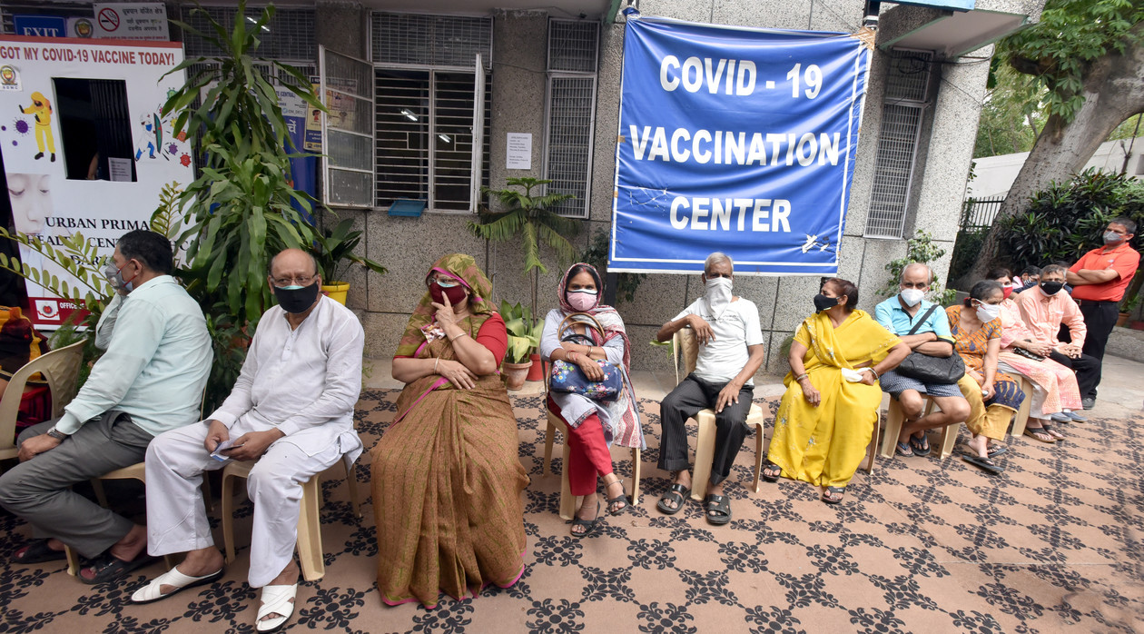 Centrum dystrybucji szczepionek COVID-19 zorganizowane przez COVAX w New Delhi w Indiach, 2021 r. 