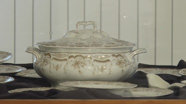 Platila je 65 dolara za ogromnu kolekciju vintage posuđa u second-hand radnji, a zatim otkrila da vredi skoro 1.000 evra