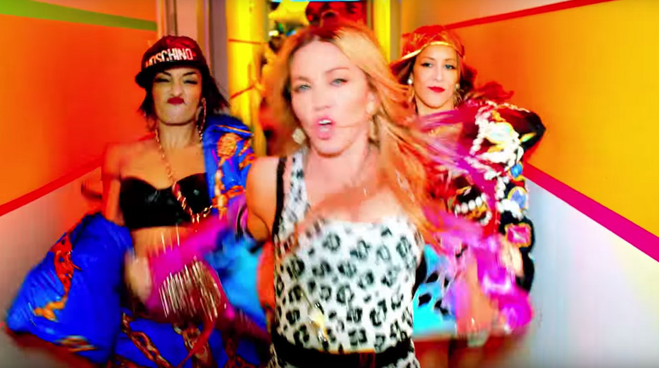 Madonna w teledysku "Bitch, I'm Madonna"