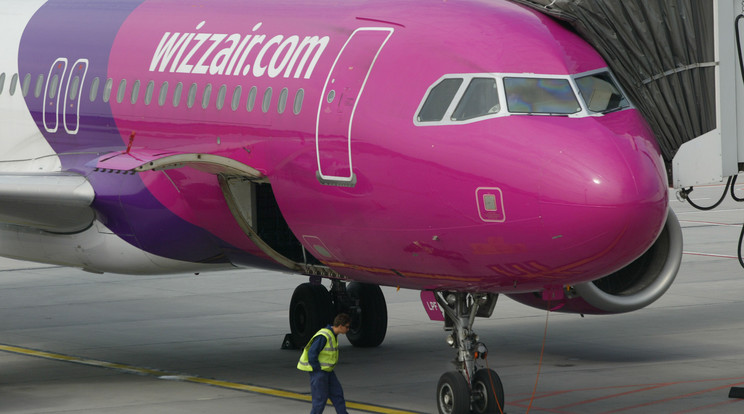 Újabb káosz a Wizz Air járatain: 23 órát késett az Abu-Dzabiról Budapestre tartó járat. Totális káosz volt a légitársaság kommunikációja az egyik utas szerint. / Illusztráció: Northfoto