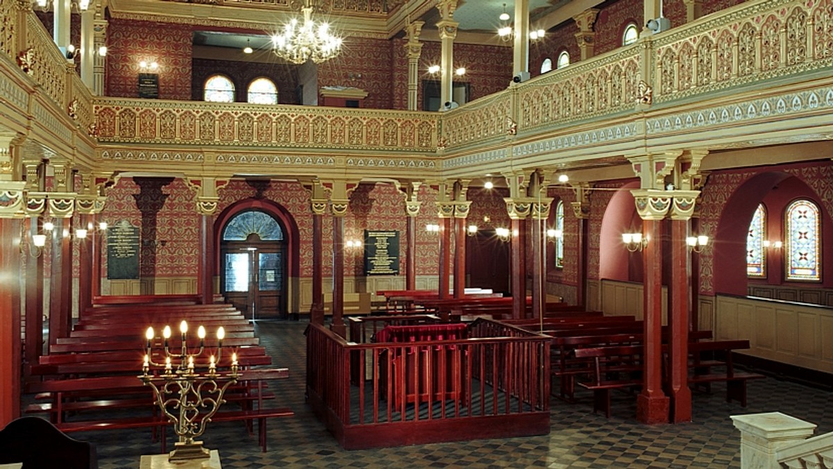 Siedem synagog na krakowskim Kazimierzu zostanie otwartych w nocy z 6 na 7 czerwca dla zwiedzających podczas piątej edycji projektu "7@nite.Synagogi nocą". W tym roku przedsięwzięcie odbywa się pod hasłem "O kobietach żydowskich".