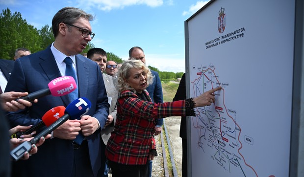Aleksandar Vučić prisustvuje danas otvaranju novog železničkog mosta na reci Tamiš kod Tomaševca