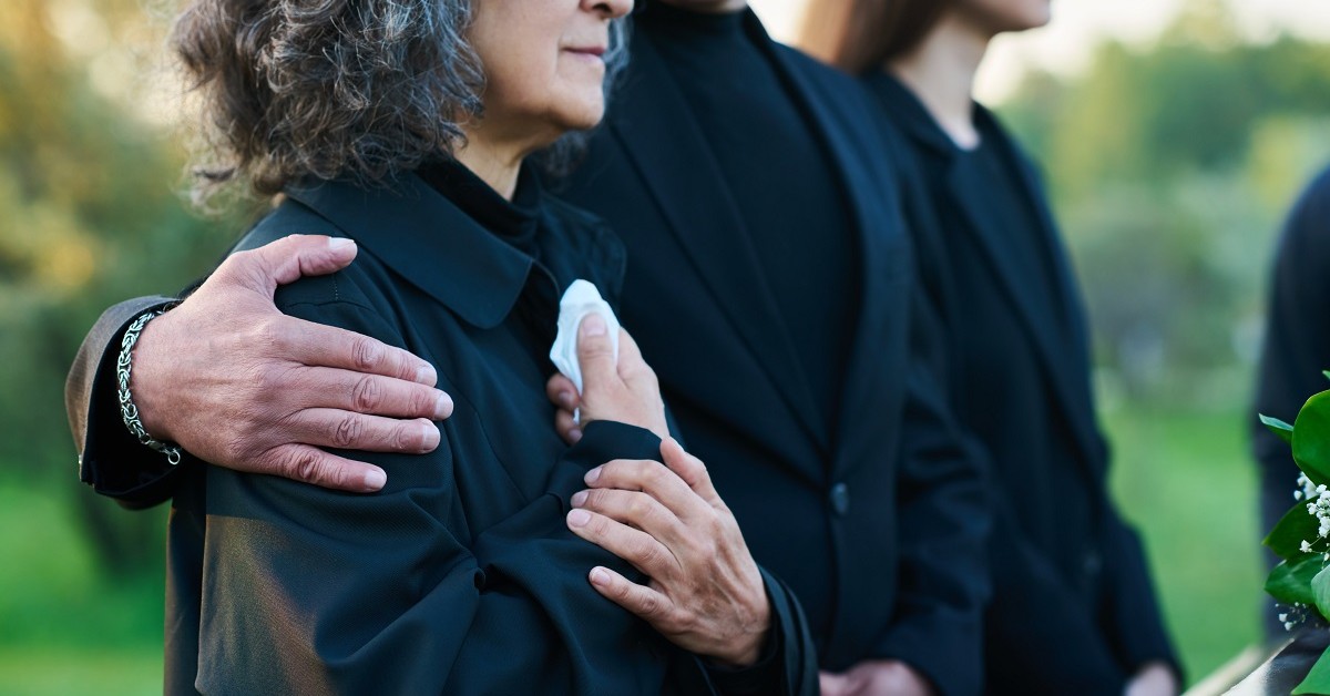 Po śmierci bliskiego należą się te pieniądze. Kwota zależy od dwóch czynników. Jak ubiegać się o wypłatę od pracodawcy?