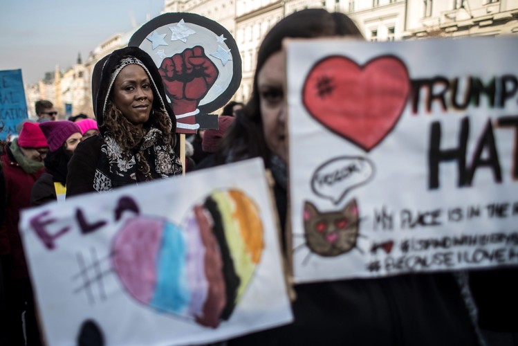 MARSZ KOBIET W PRADZE