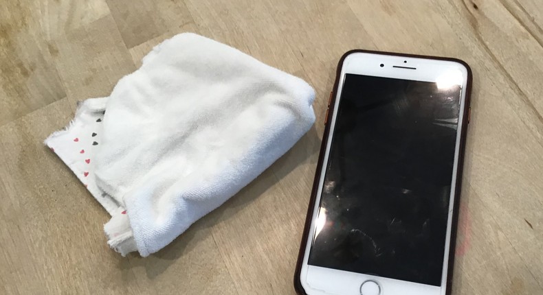 How to properly clean any iPhone model without damaging your device ...