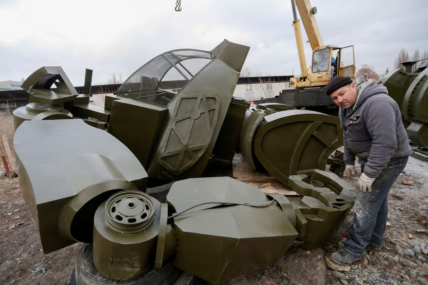 Dwóch ukraińskich pasjonatów stworzyło rzeźby transformersów