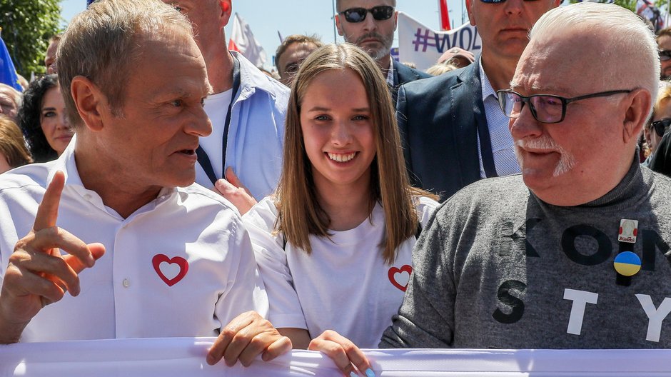  Przewodniczący PO Donald Tusk i były prezydent Lech Wałęsa na czele Marszu 4 Czerwca w Warszawie