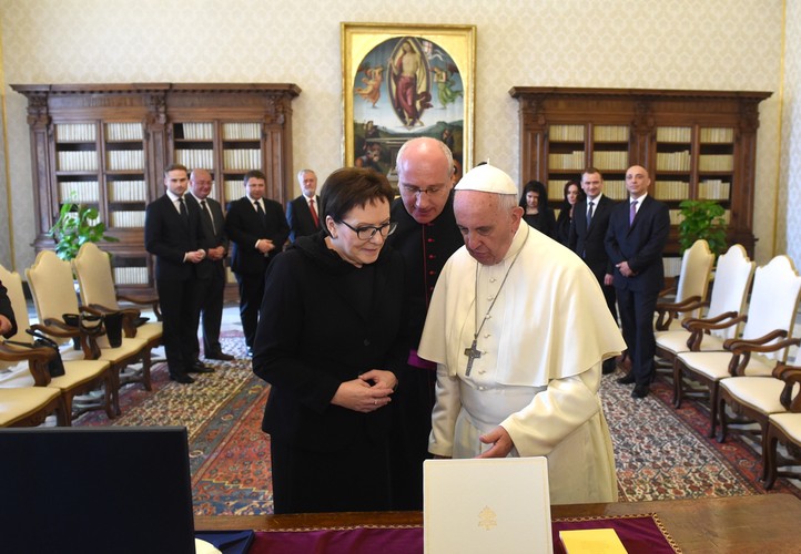 Papież Franciszek przyjął premier Ewę Kopacz w Watykanie