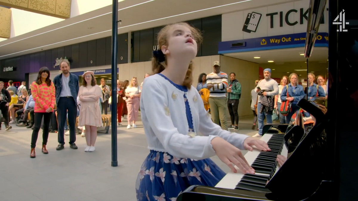 Niewidoma 13-latka ze spektrum autyzmu zasiadła do pianina i się zaczęło. Ludzie nie mogli uwierzyć