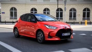 TOYOTA Yaris XP21 Executive MdrS 1.5 125KM 92KW