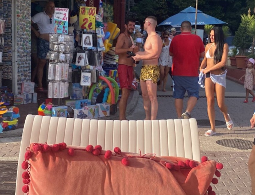 Nina Đogani uhvaćena sa novim dečkom