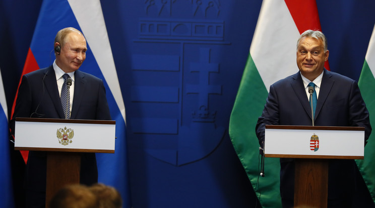 Putyin (balra) és Orbán Viktor is elégedettségének adott hangot a sajtótájékoztatón /Fotó: Fuszek Gábor
