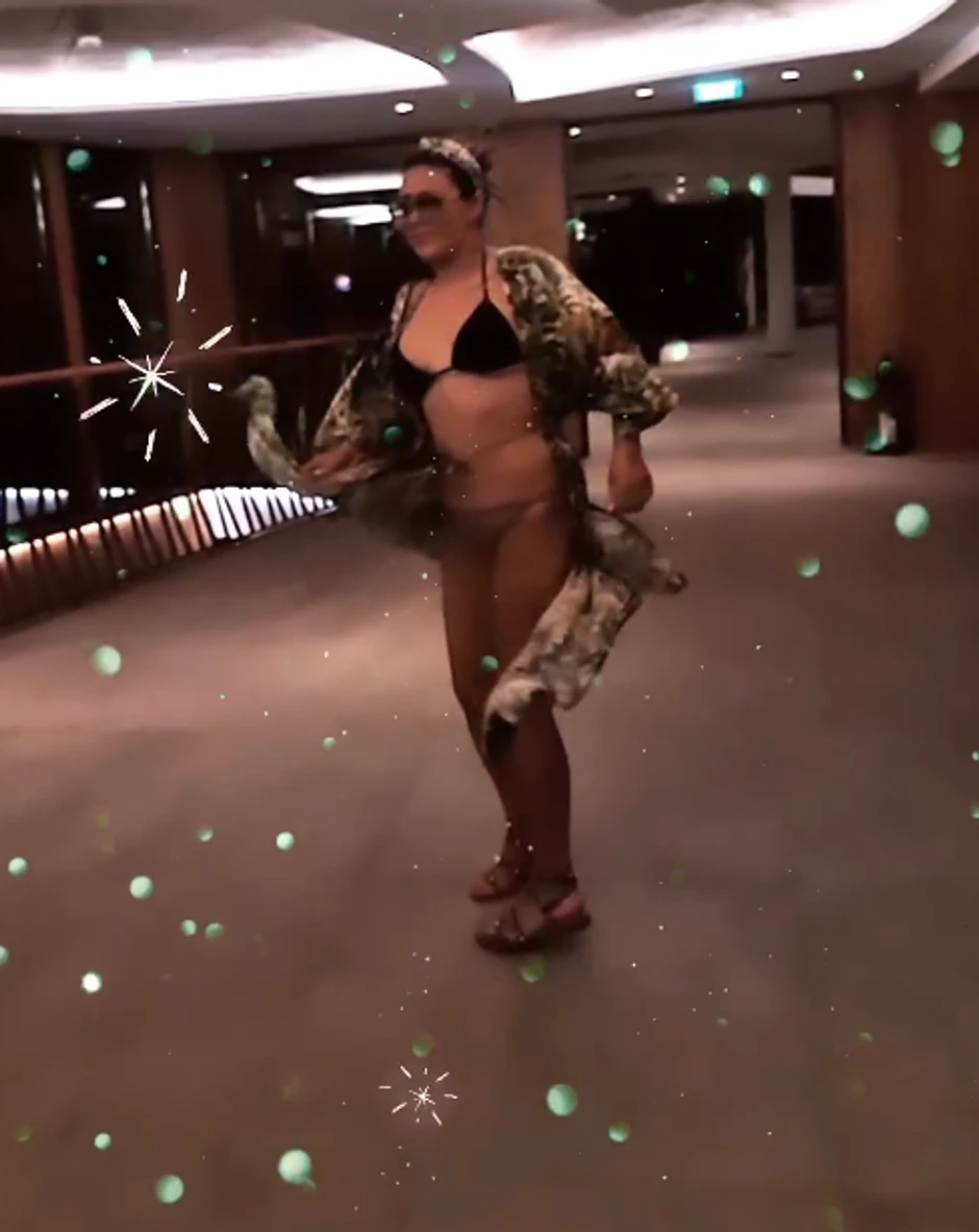 Ana Nikolić u kupaćem