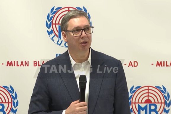 "KUPIĆEMO NAJBOLJU OPREMU KOJA POSTOJI U SVETU" Vučić u obilasku fabrike MB Namenska u Lučanima: "Nikada se nećemo odreći većinskog vlasništva" (FOTO, VIDEO)