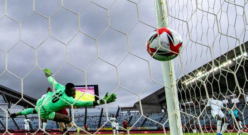 Ivory Coast's goalkeeper Eliezer Ira Tape conceded five times against Spain Creator: Philip FONG