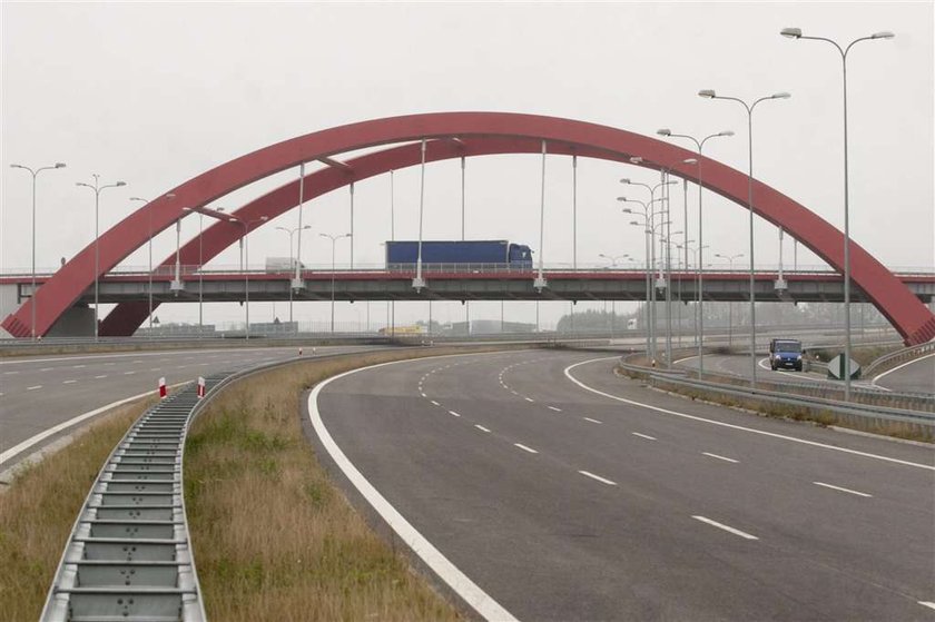 Przez złodziei kierowcy błądzą po autostradzie