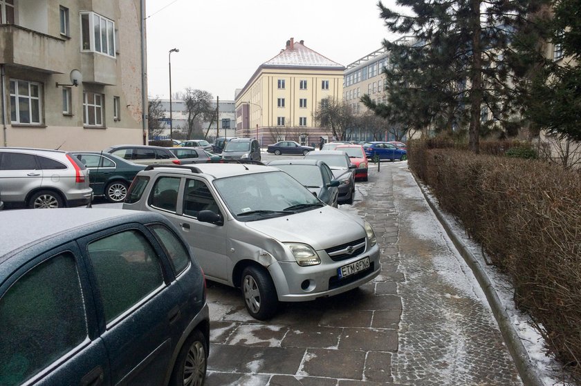 Mieszkańcy Śródmieścia chcą rozszerzenia patnej strefy parkowania