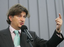 Palikot: Szatani Kaczyńskiego są czynni w skarbówce